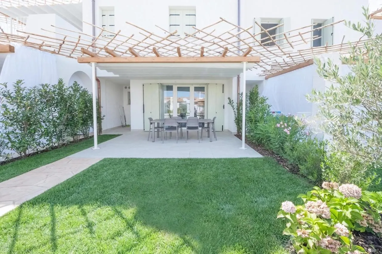 Les Maisons Apartments Lido di Jesolo 0*,