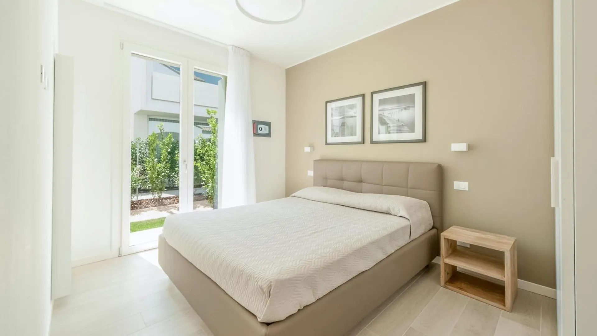 Les Maisons Apartments Lido di Jesolo 0*,
