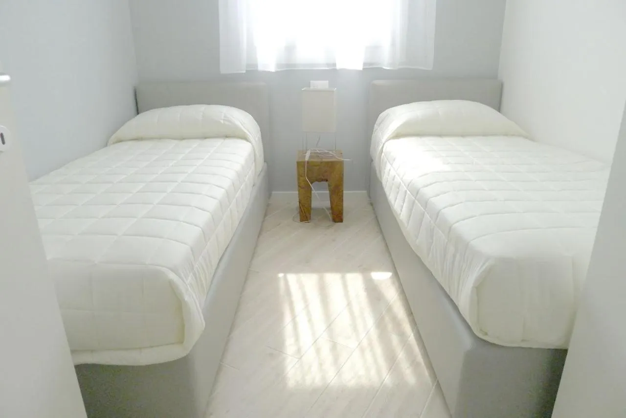 Les Maisons Apartments Lido di Jesolo 0*,