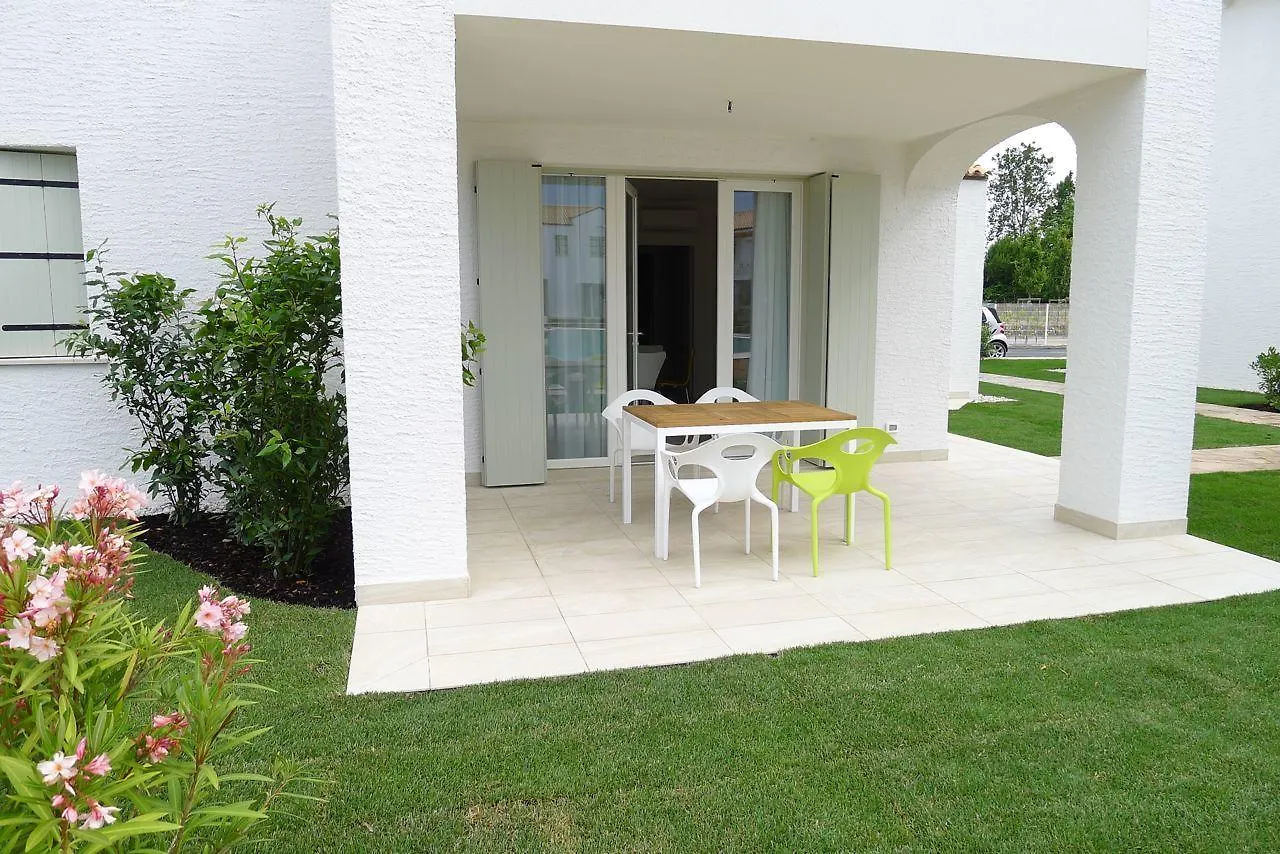 Les Maisons Apartments Lido di Jesolo 0*,  Italy